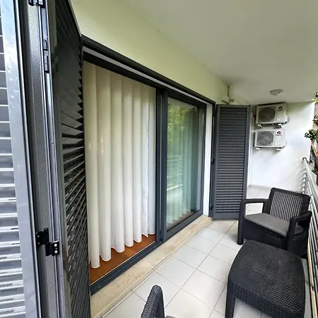 Lido View Holiday Апартаменты *