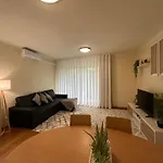 Lido View Holiday 아파트